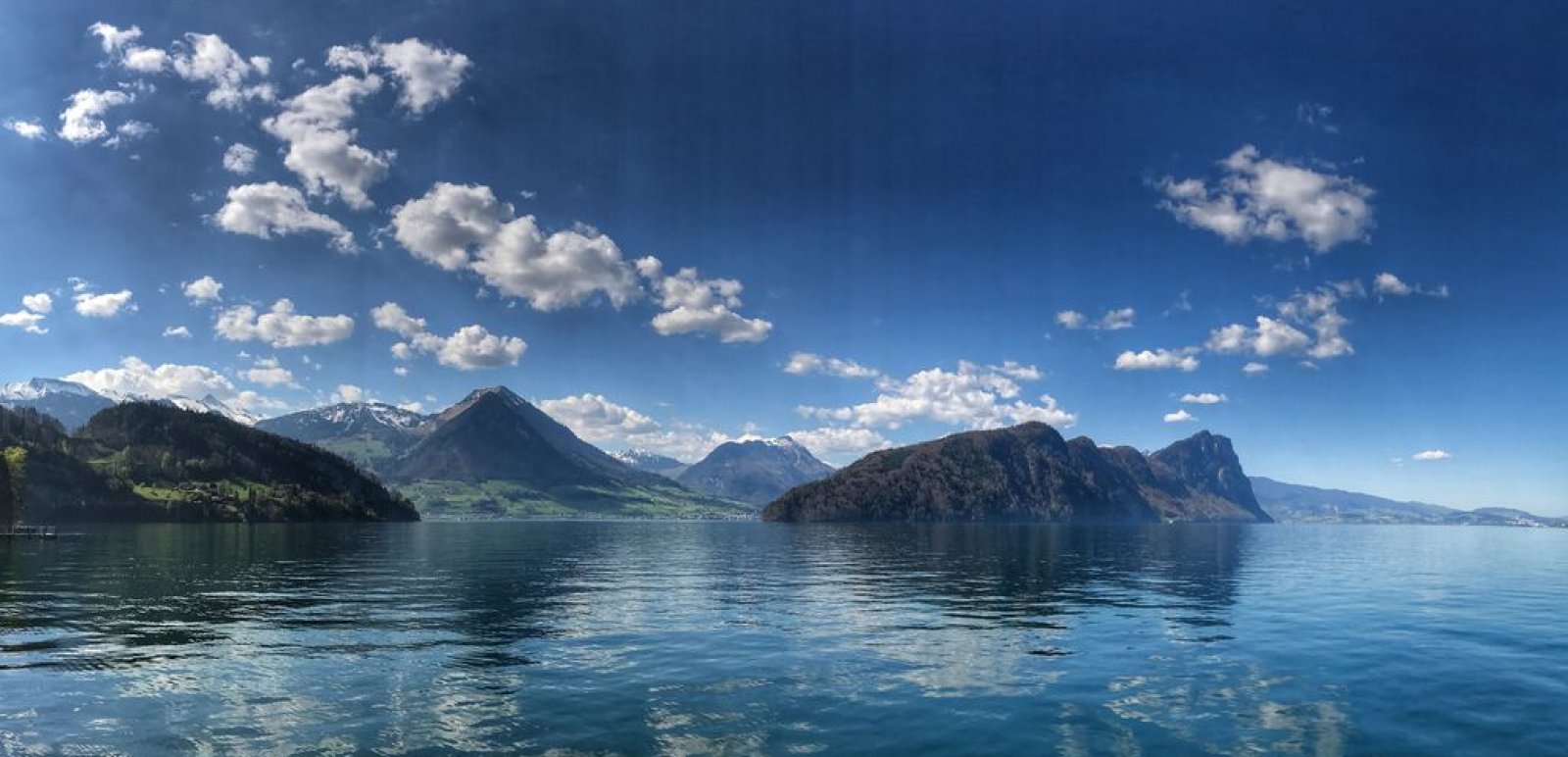 Blick auf den Vierwaldstättersee von Oberer Nas bis Richtung Luzern.